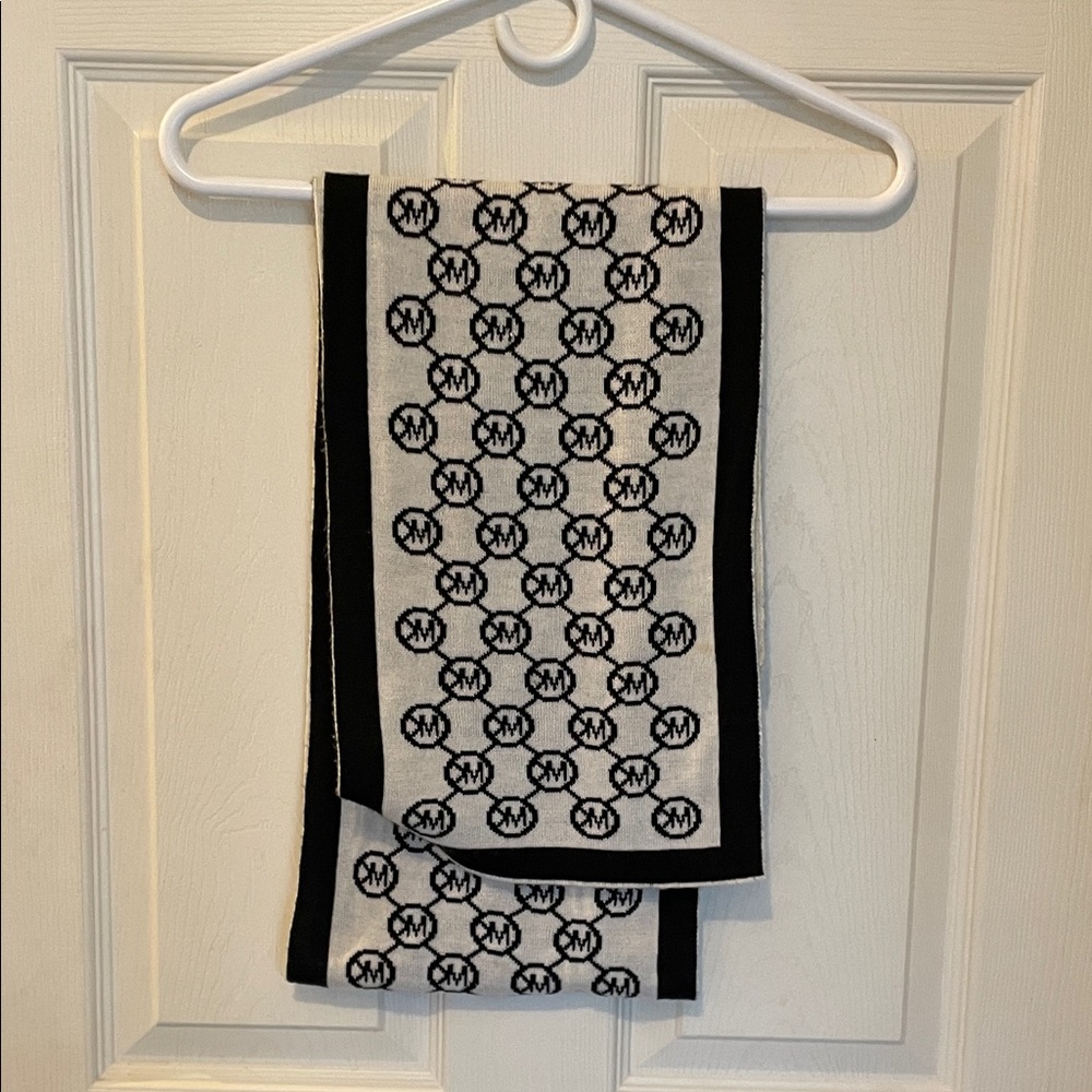 Michael Kors Black and White Patterned Scarf